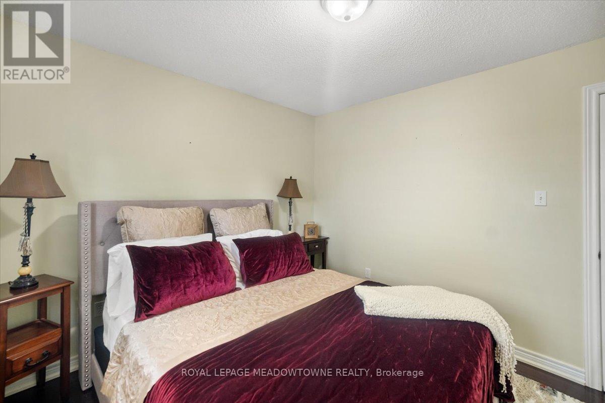 59 Massena Drive, Hamilton, Ontario  L9B 2J3 - Photo 49 - X12421331