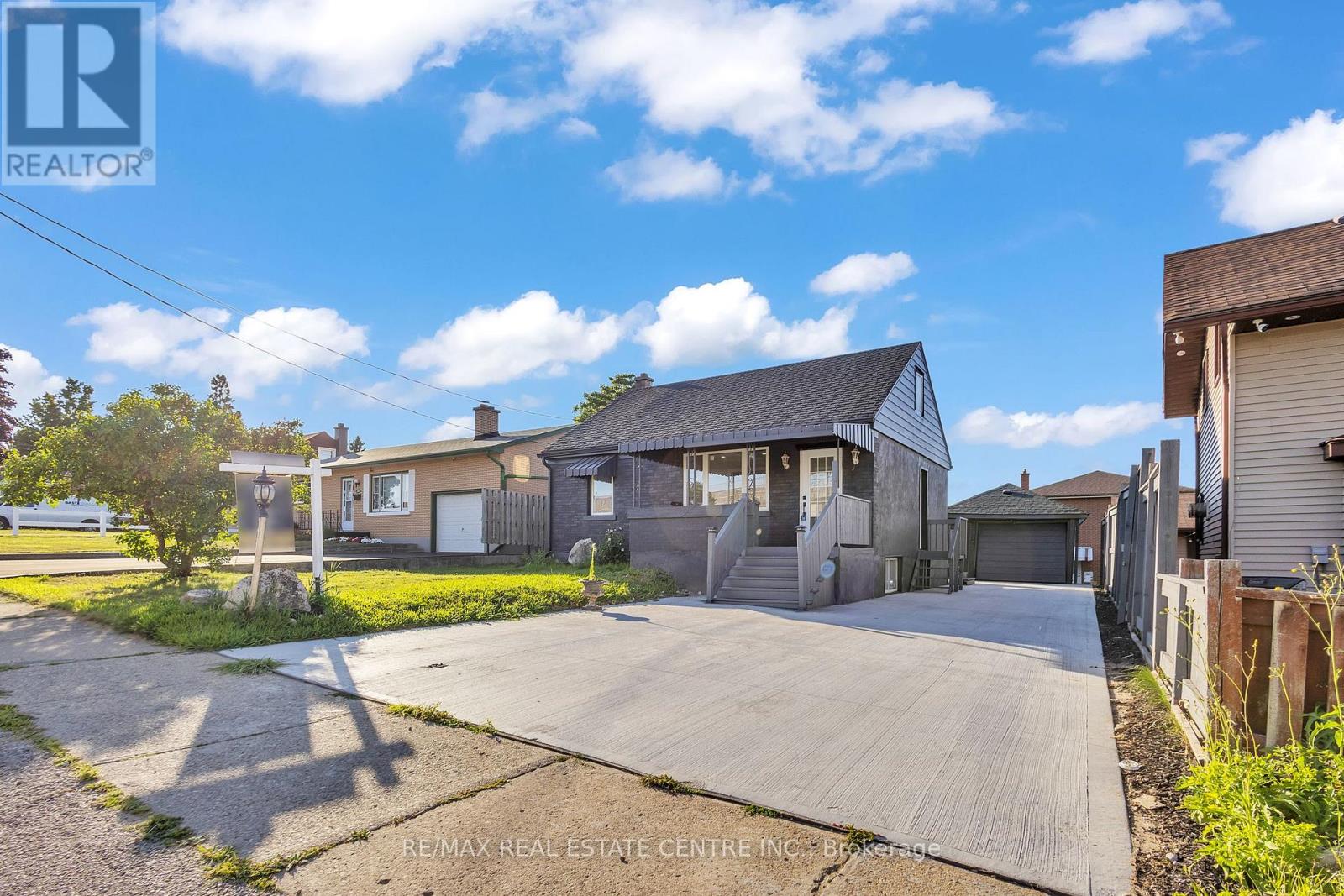 Property at 84 AVALON PLACE image 1