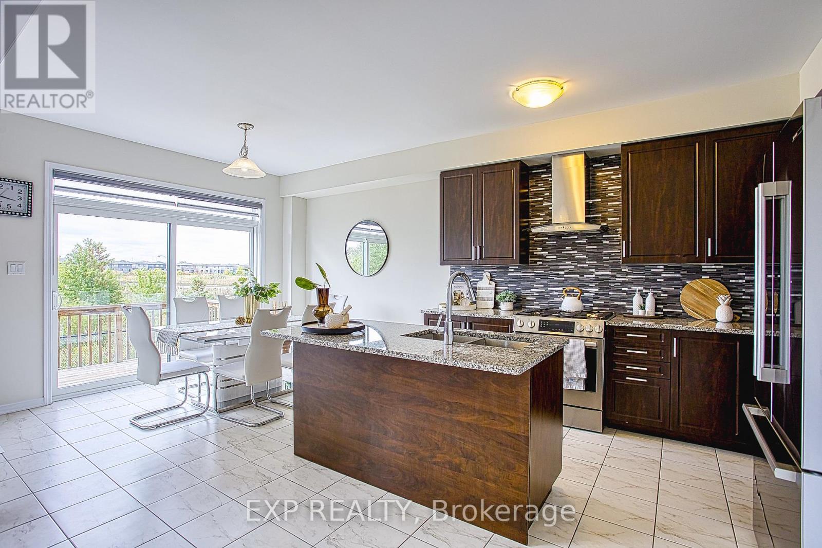 12 Midhurst Heights, Hamilton, Ontario  L8J 0K9 - Photo 15 - X12421341