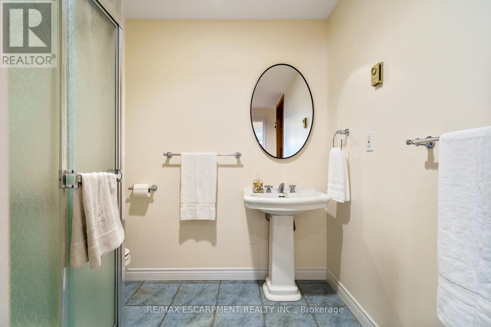 373 Brookview Court, Hamilton, Ontario  L9G 4E6 - Photo 42 - X12421361