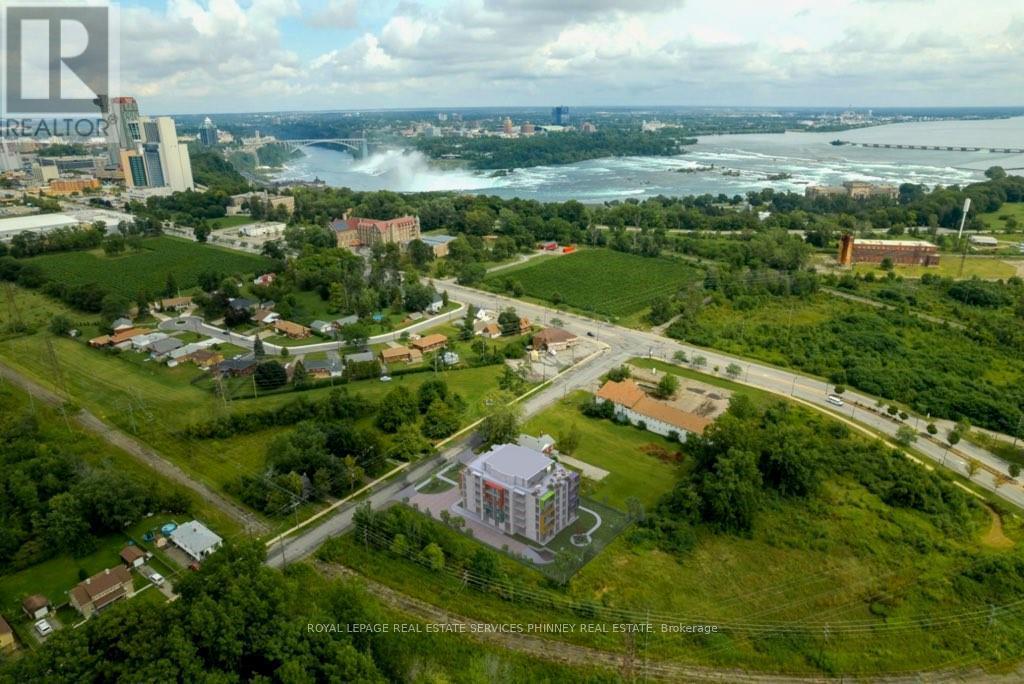 5618 Mcleod Road, Niagara Falls, Ontario  L2G 3E4 - Photo 1 - X12421409