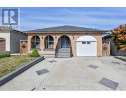 28 TARA COURT, Hamilton, Ontario