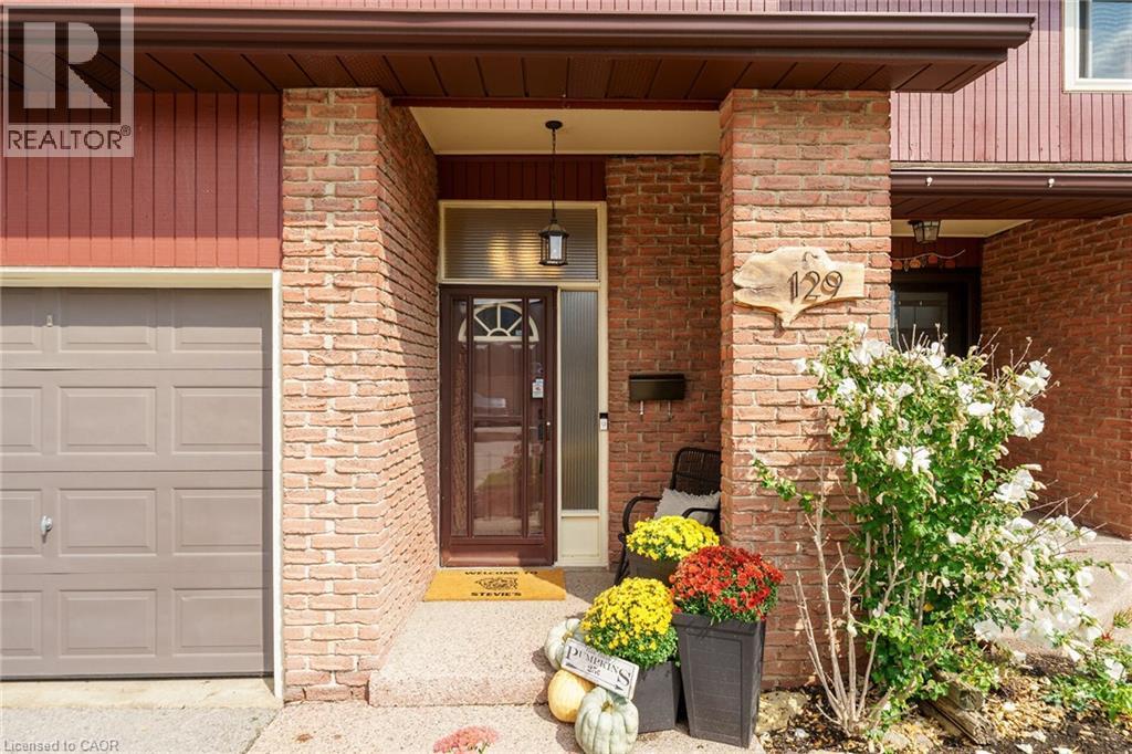 2301 Cavendish Drive Unit# 129, Burlington, Ontario  L7P 3M3 - Photo 1 - 40772805