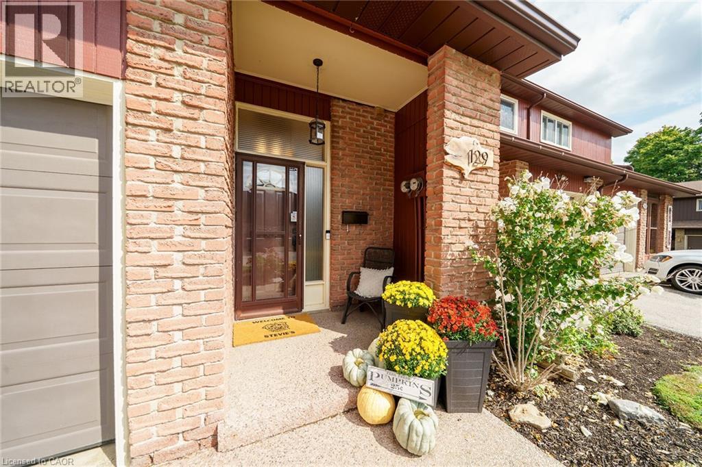 2301 Cavendish Drive Unit# 129, Burlington, Ontario  L7P 3M3 - Photo 2 - 40772805