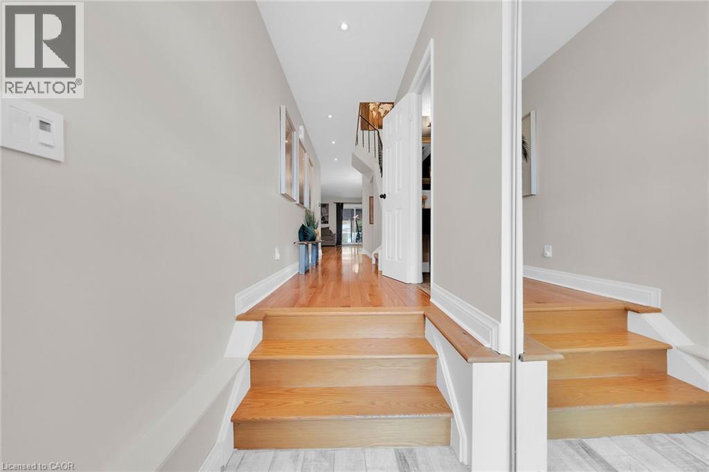 2301 Cavendish Drive Unit# 129, Burlington, Ontario  L7P 3M3 - Photo 4 - 40772805