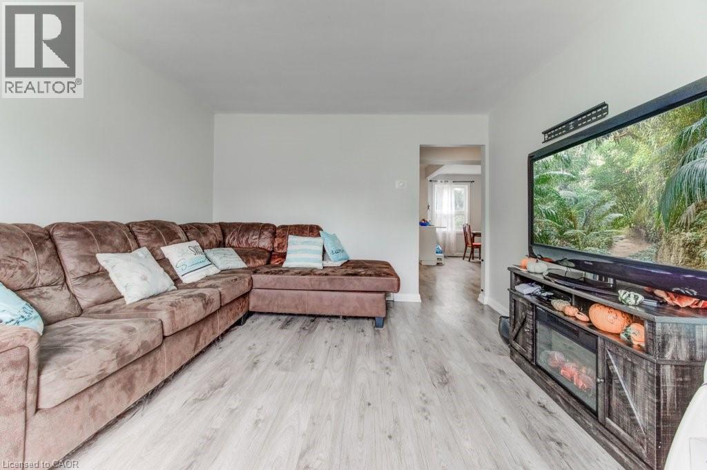 241 Neilson Avenue, Waterloo, Ontario  N2J 2M2 - Photo 5 - 40772777