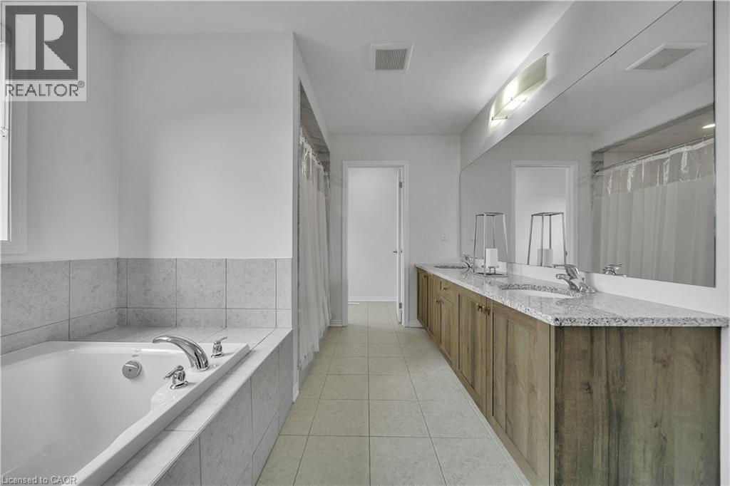 237 Kinsman Drive, Binbrook, Ontario  L0R 1C0 - Photo 37 - 40772760