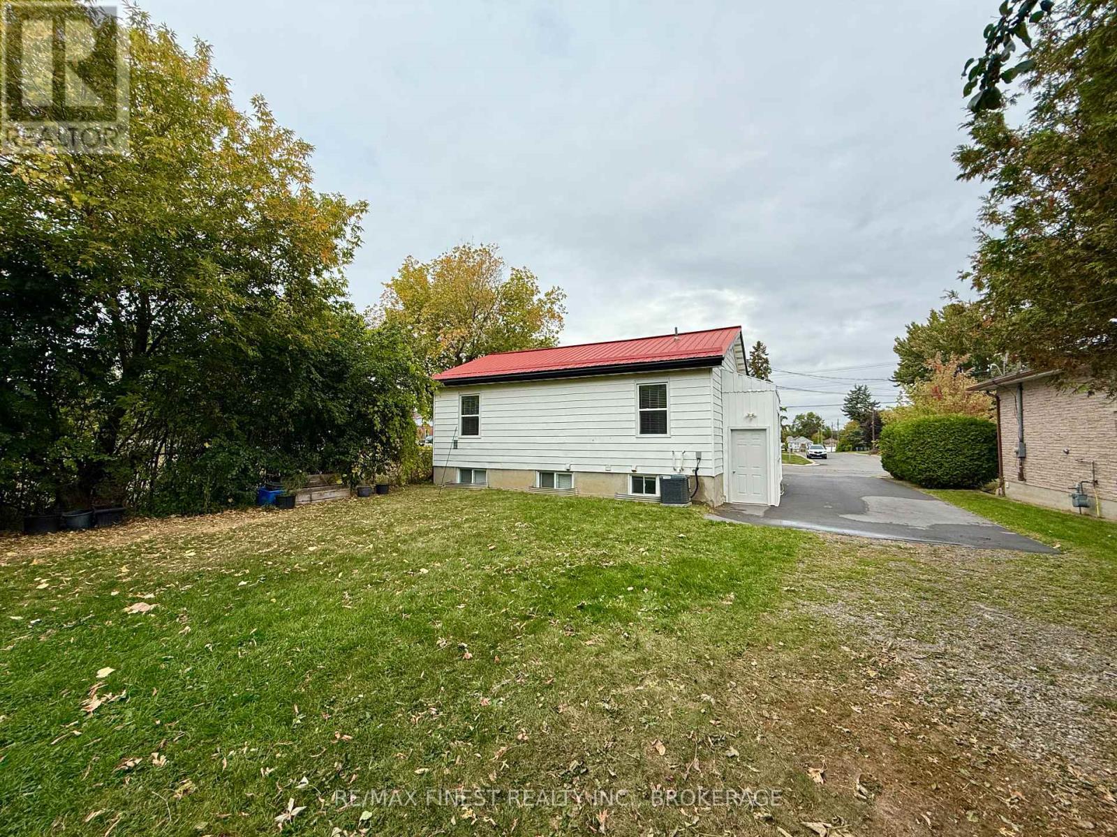 42 Drennan Street, Kingston, Ontario  K7K 2S1 - Photo 32 - X12421515