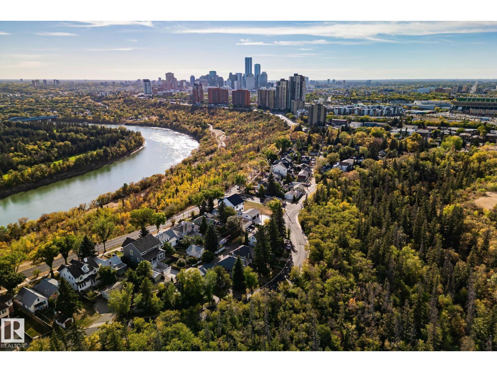 7780 Jasper Av Nw, Edmonton, Alberta  T5H 3R8 - Photo 4 - E4458552