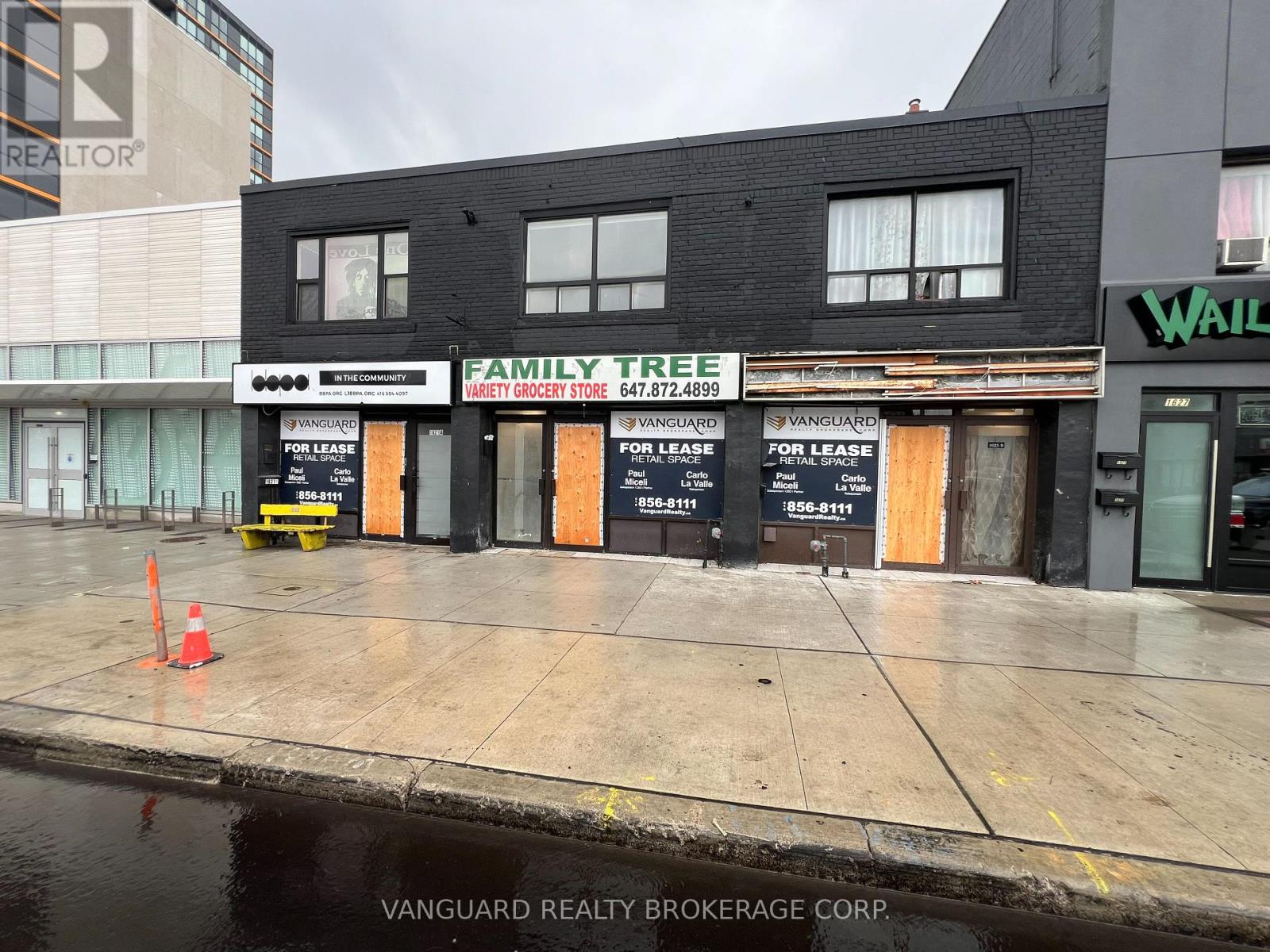 1623 Eglinton Avenue, Toronto, Ontario  M6E 2H7 - Photo 3 - C12421509