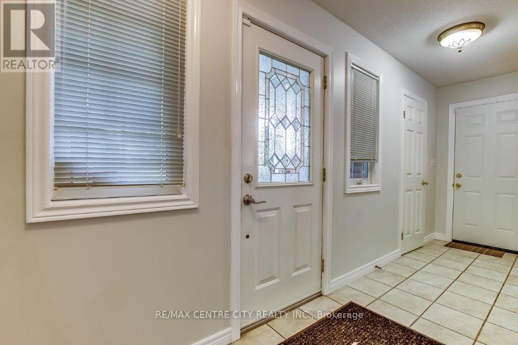 26 Symphony Court, Central Elgin, Ontario  N5P 4K1 - Photo 8 - X12421529