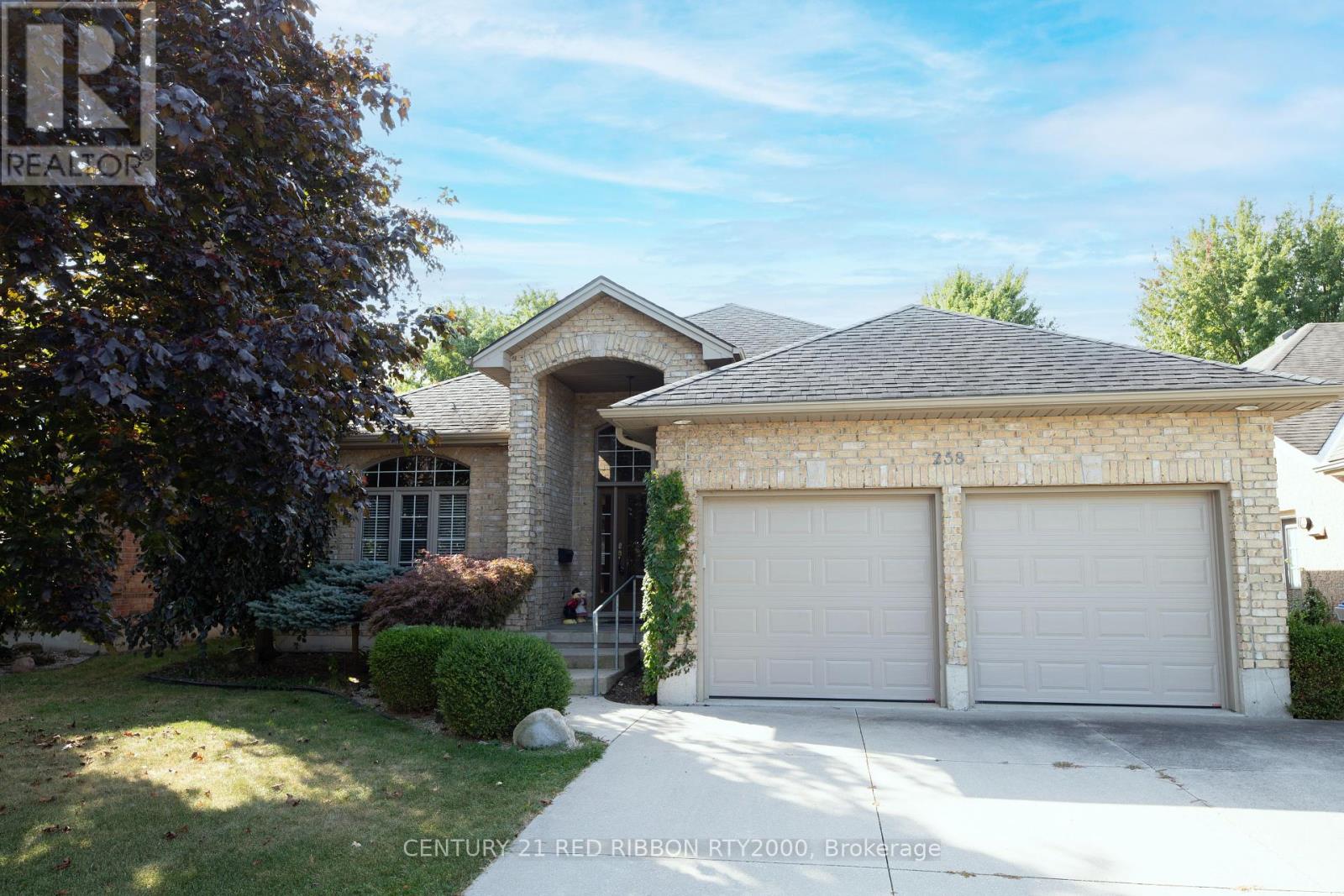 258 Deruiter Drive, Strathroy-Caradoc, Ontario  N7G 4H8 - Photo 1 - X12421640