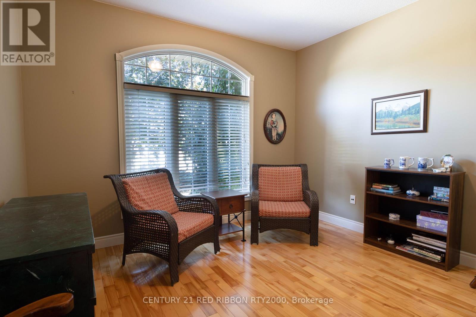 258 Deruiter Drive, Strathroy-Caradoc, Ontario  N7G 4H8 - Photo 13 - X12421640