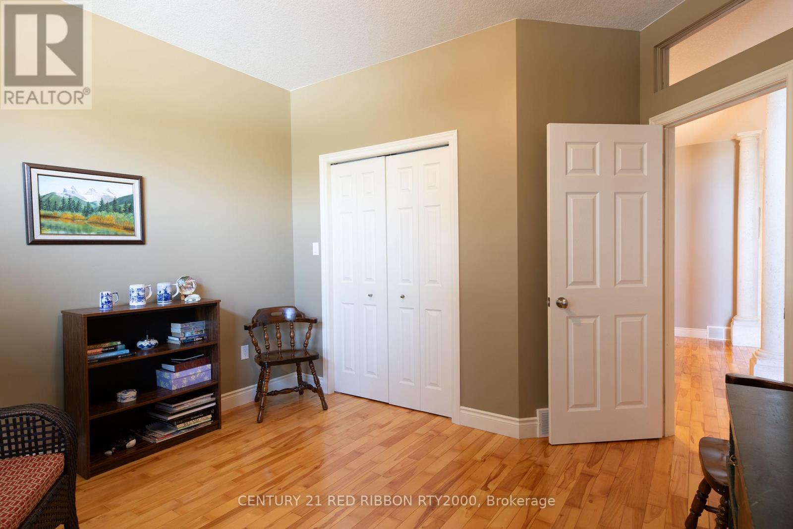 258 Deruiter Drive, Strathroy-Caradoc, Ontario  N7G 4H8 - Photo 14 - X12421640