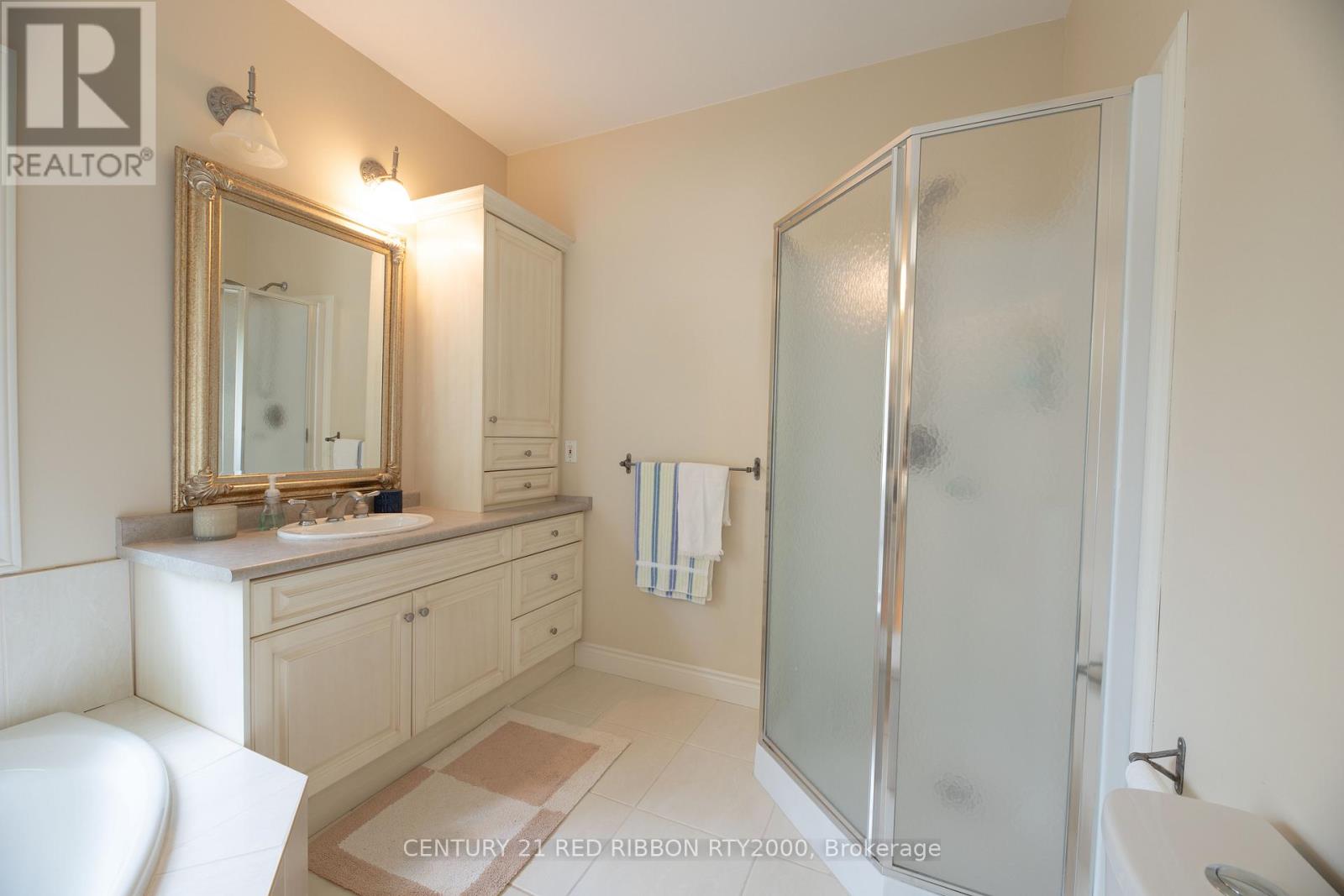 258 Deruiter Drive, Strathroy-Caradoc, Ontario  N7G 4H8 - Photo 20 - X12421640