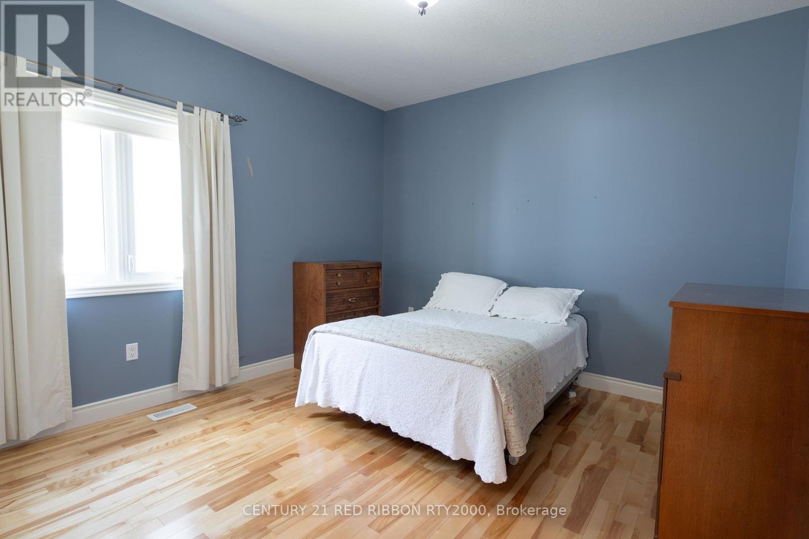 258 Deruiter Drive, Strathroy-Caradoc, Ontario  N7G 4H8 - Photo 23 - X12421640