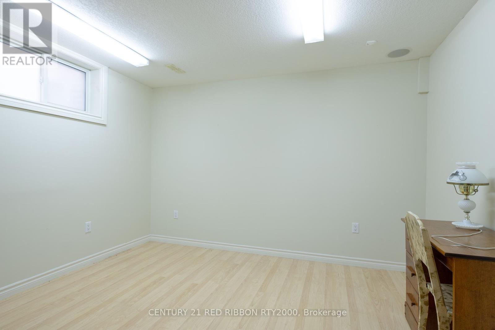 258 Deruiter Drive, Strathroy-Caradoc, Ontario  N7G 4H8 - Photo 34 - X12421640