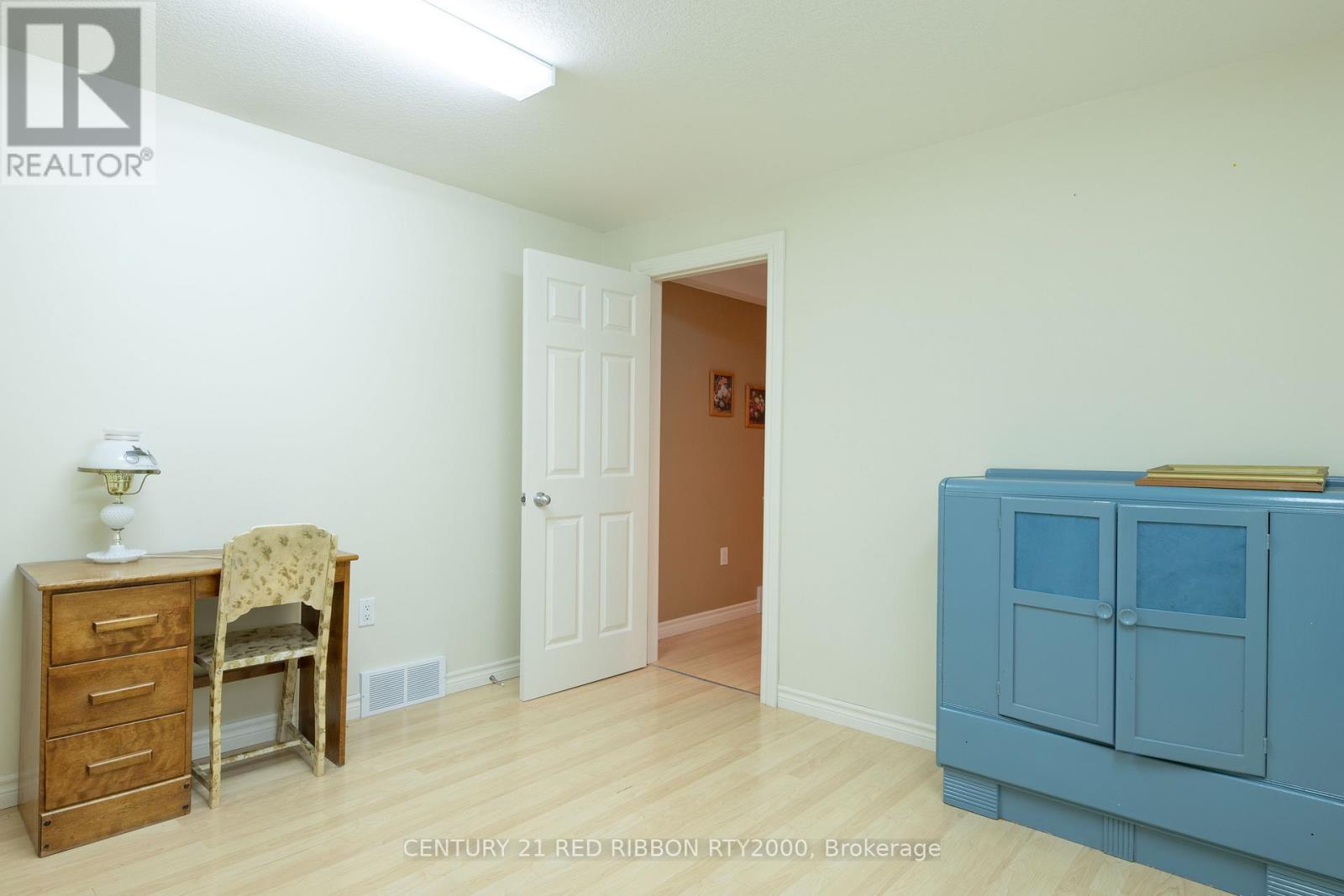 258 Deruiter Drive, Strathroy-Caradoc, Ontario  N7G 4H8 - Photo 35 - X12421640