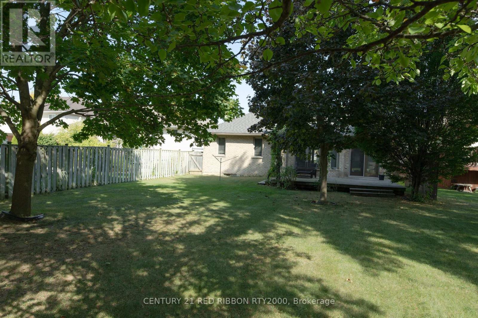 258 Deruiter Drive, Strathroy-Caradoc, Ontario  N7G 4H8 - Photo 44 - X12421640