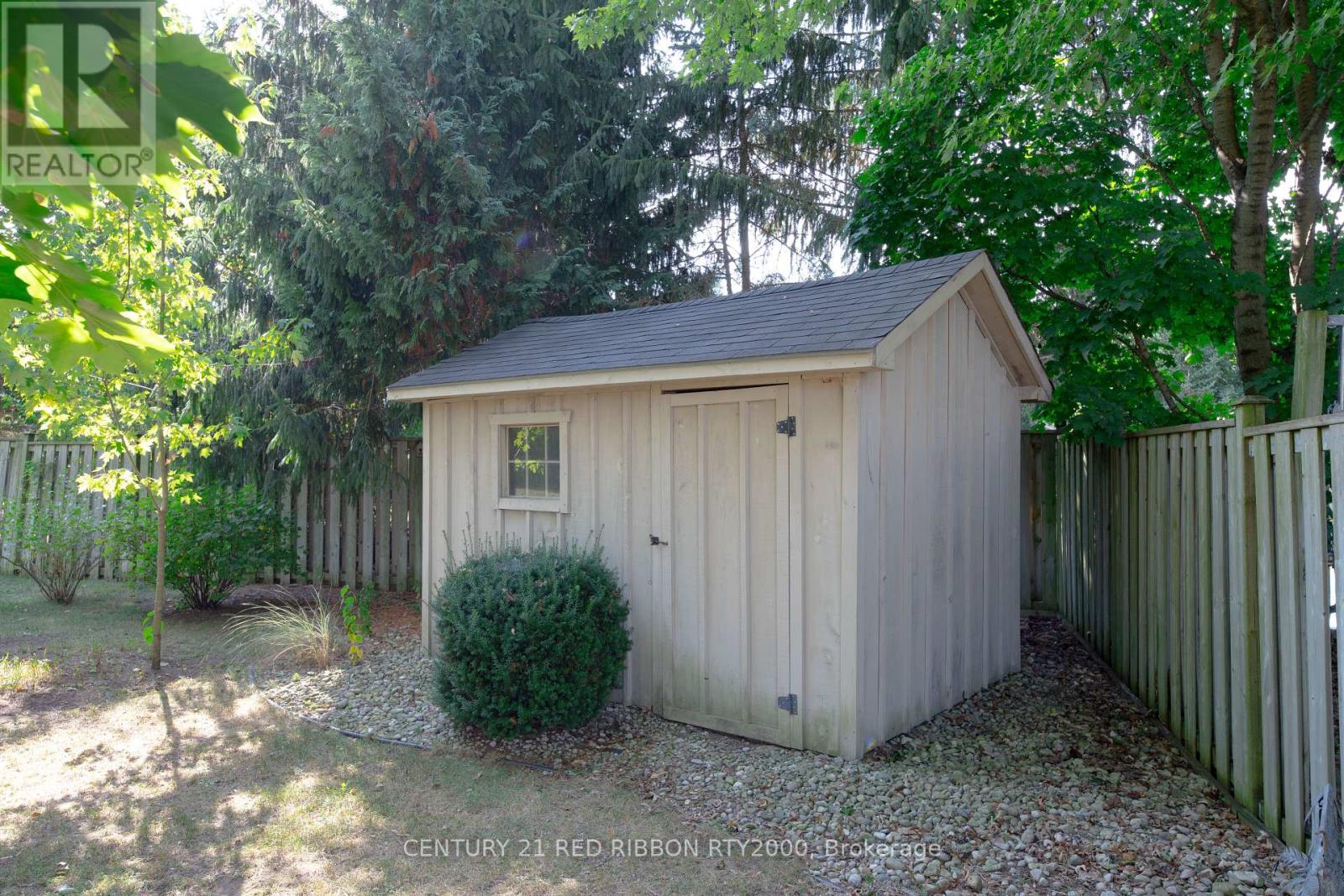 258 Deruiter Drive, Strathroy-Caradoc, Ontario  N7G 4H8 - Photo 46 - X12421640