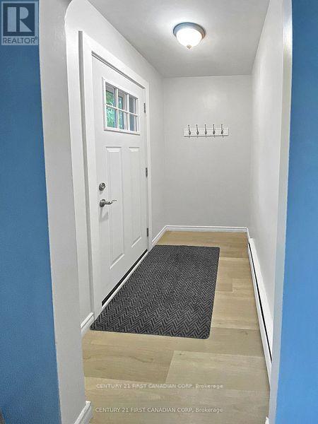 Upper - 67 Sackville Street, London East, Ontario  N5Z 2E3 - Photo 16 - X12421641
