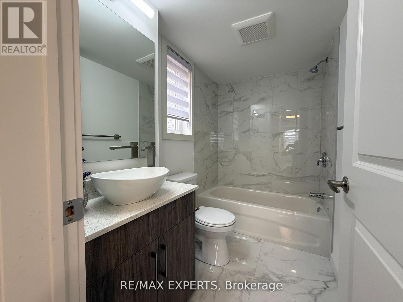 104 - 45 Connaught Avenue, Toronto, Ontario  M4L 2V8 - Photo 8 - E12421435
