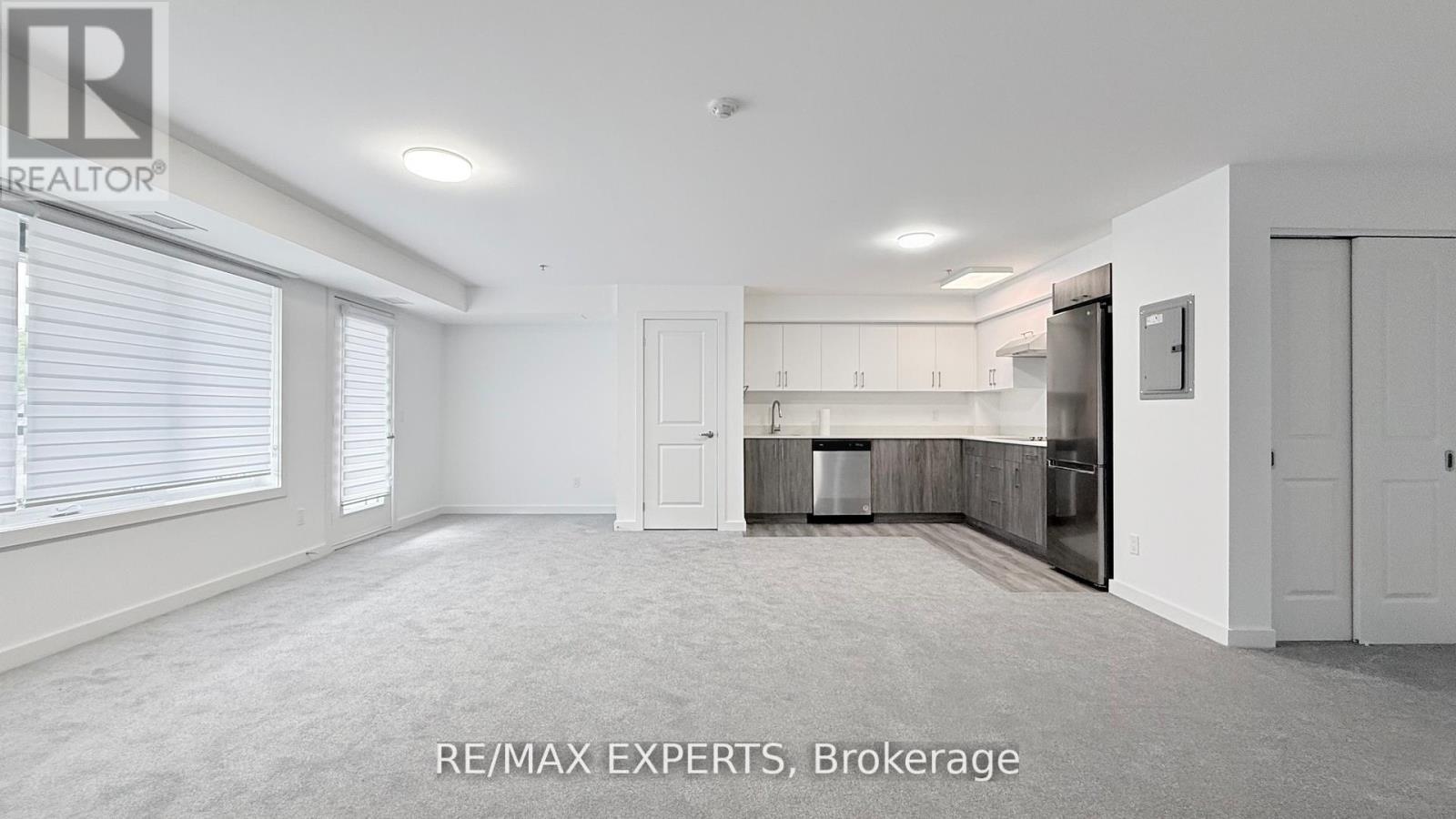 302 - 45 Connaught Avenue, Toronto, Ontario  M4L 2V8 - Photo 2 - E12421449