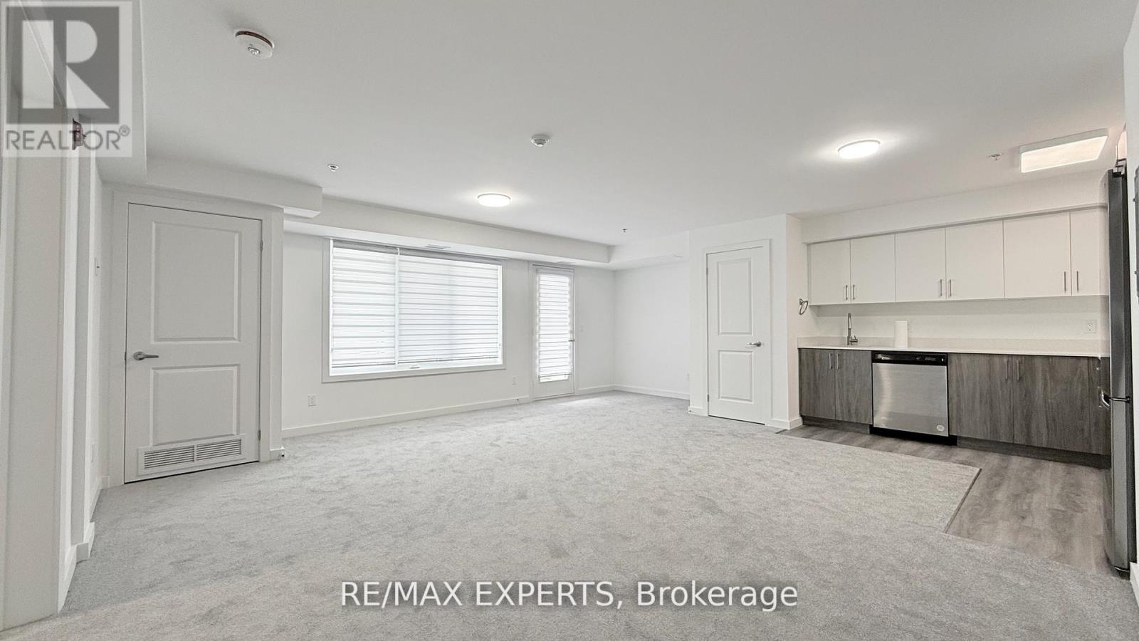 302 - 45 Connaught Avenue, Toronto, Ontario  M4L 2V8 - Photo 3 - E12421449
