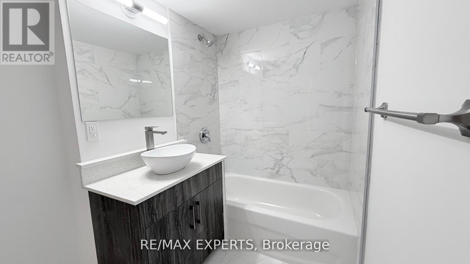 302 - 45 Connaught Avenue, Toronto, Ontario  M4L 2V8 - Photo 8 - E12421449