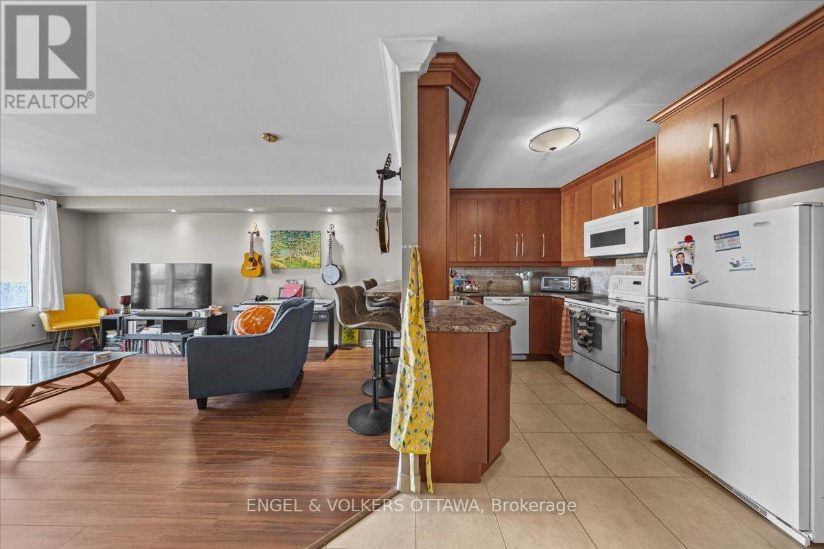 908 - 158a Mcarthur Avenue E, Ottawa, Ontario  K1L 7E7 - Photo 11 - X12421533