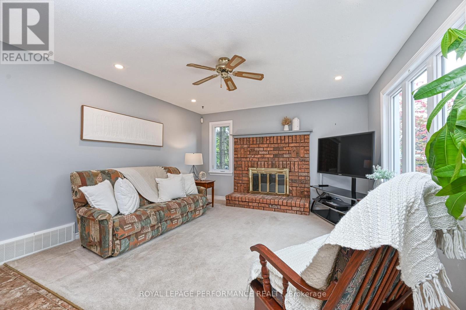 1524 Blue Rock Avenue, Ottawa, Ontario  K0A 2E0 - Photo 14 - X12421568