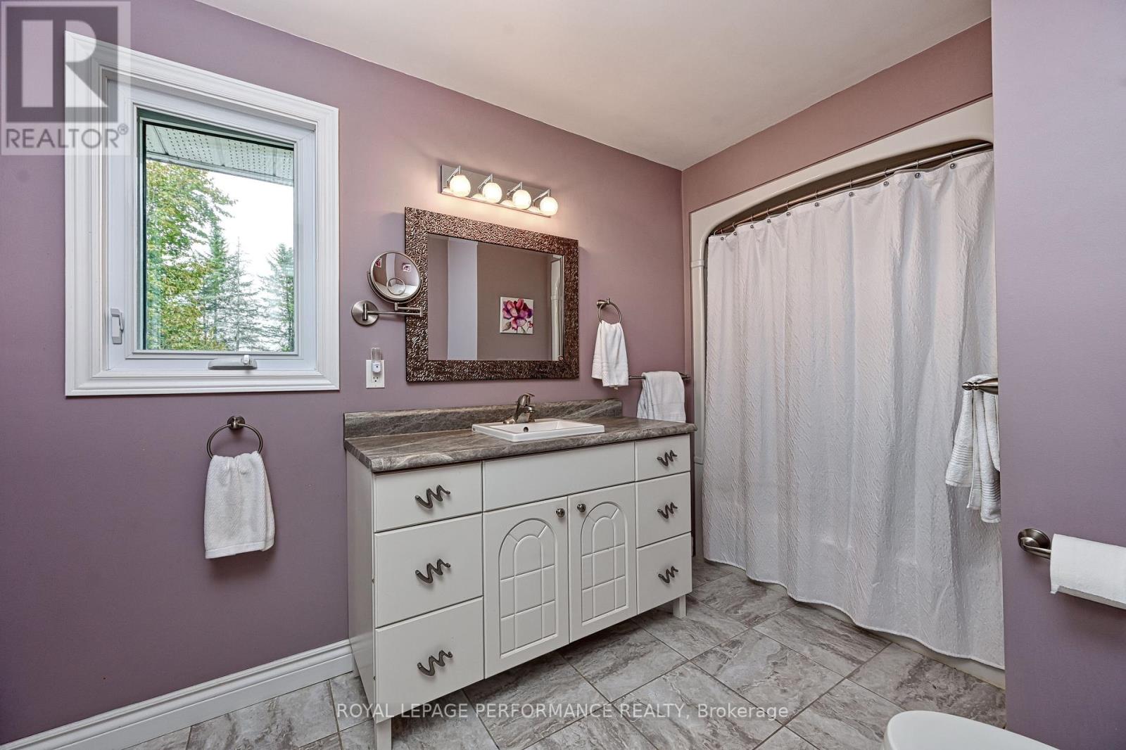 1524 Blue Rock Avenue, Ottawa, Ontario  K0A 2E0 - Photo 19 - X12421568