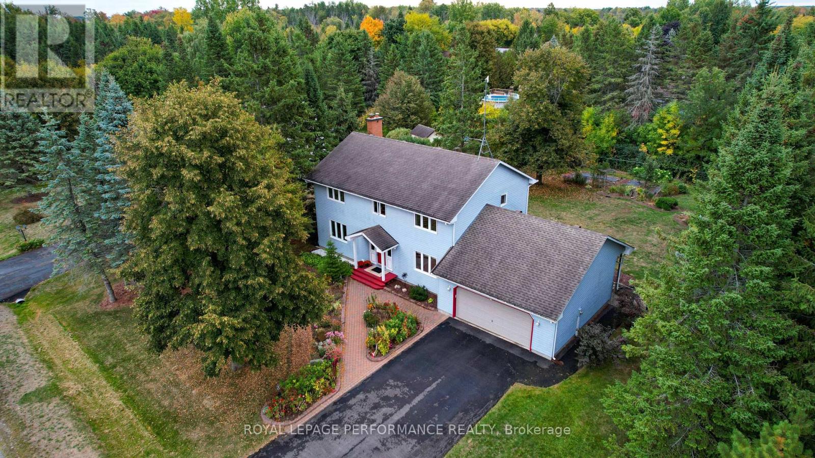 1524 Blue Rock Avenue, Ottawa, Ontario  K0A 2E0 - Photo 2 - X12421568