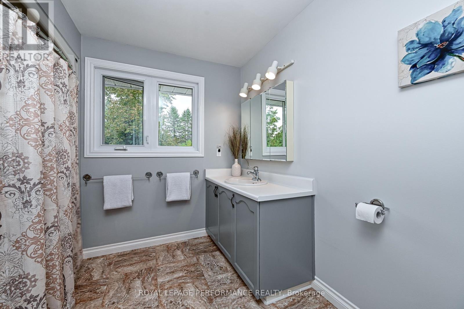 1524 Blue Rock Avenue, Ottawa, Ontario  K0A 2E0 - Photo 25 - X12421568