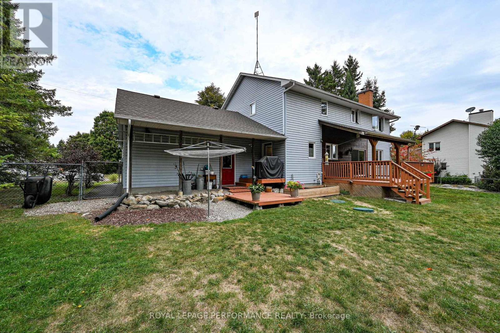 1524 Blue Rock Avenue, Ottawa, Ontario  K0A 2E0 - Photo 28 - X12421568