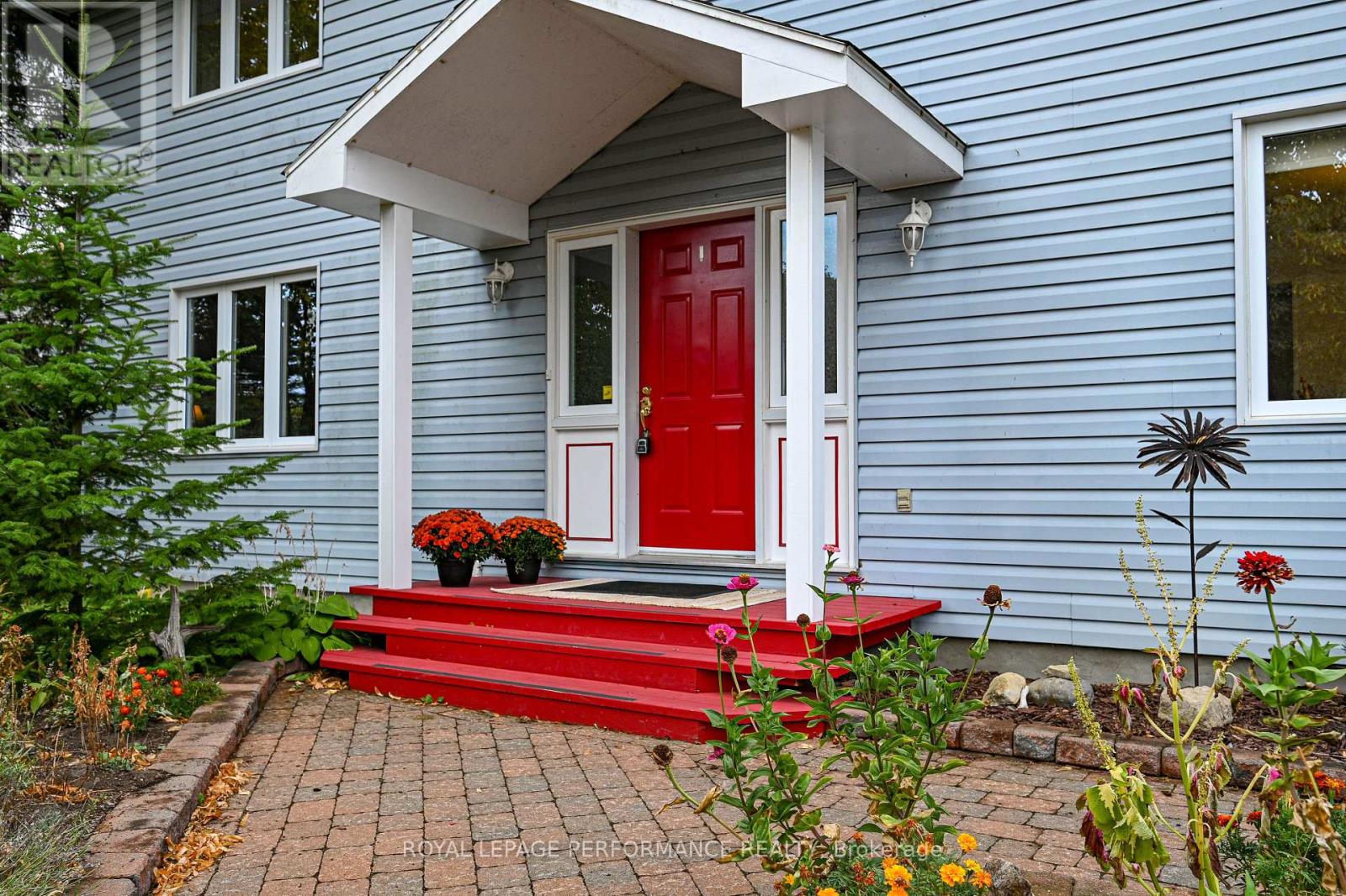 1524 Blue Rock Avenue, Ottawa, Ontario  K0A 2E0 - Photo 3 - X12421568