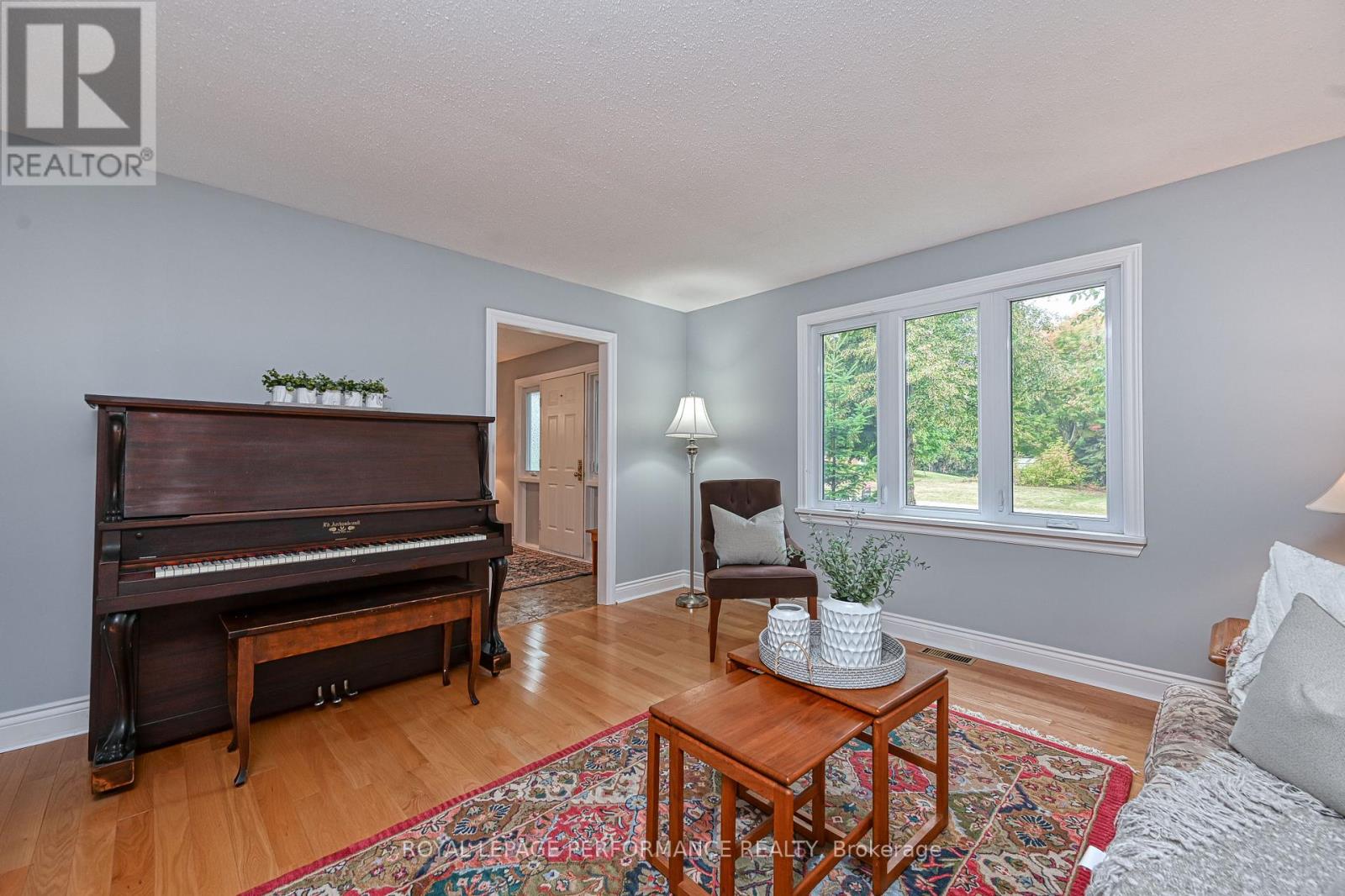 1524 Blue Rock Avenue, Ottawa, Ontario  K0A 2E0 - Photo 5 - X12421568