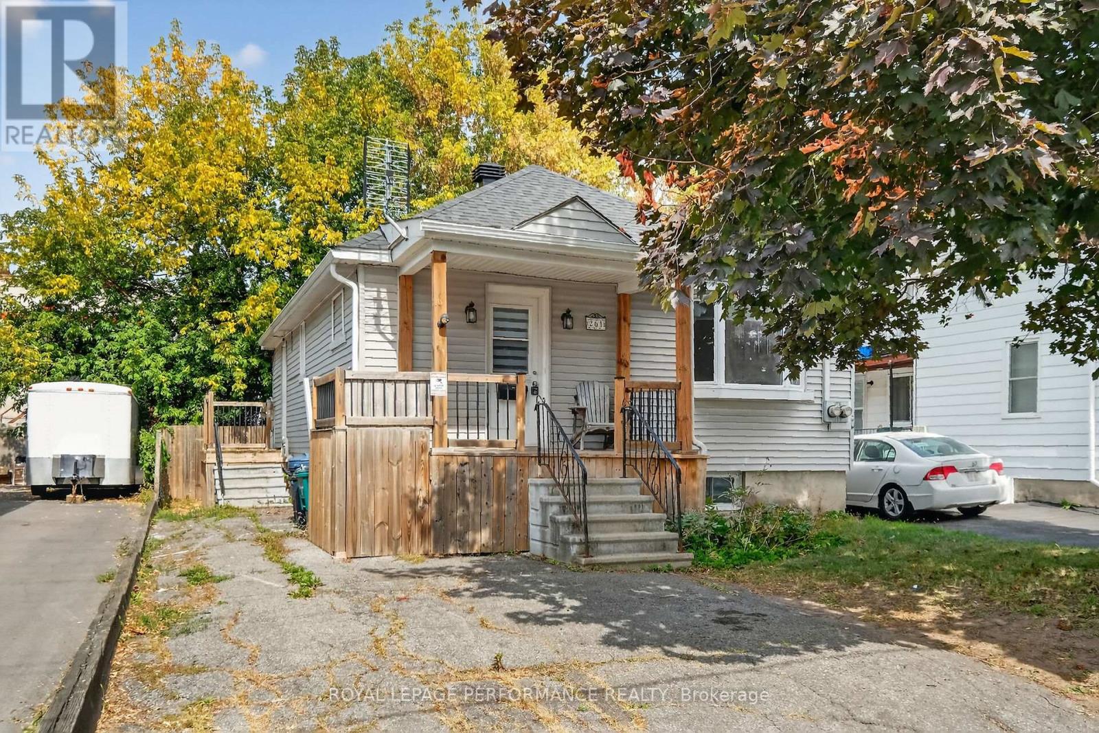 261 Montfort Street, Ottawa, Ontario  K1L 5P1 - Photo 2 - X12421603