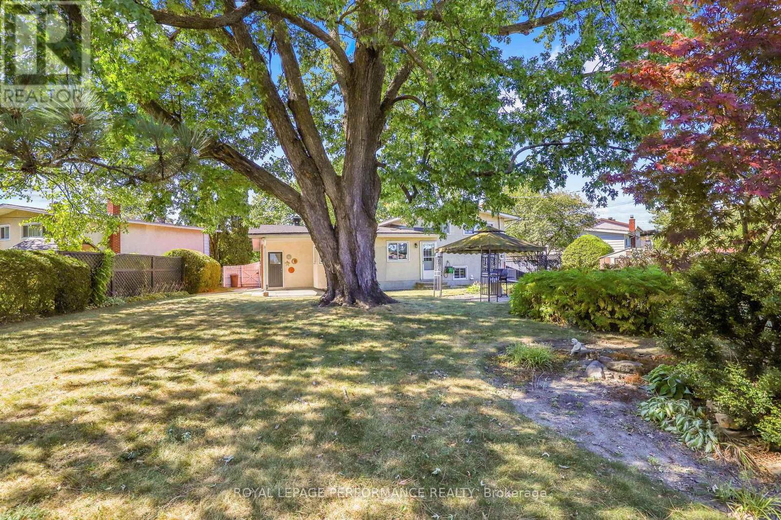 2337 Samuel Drive, Ottawa, Ontario  K1G 3C3 - Photo 27 - X12421611