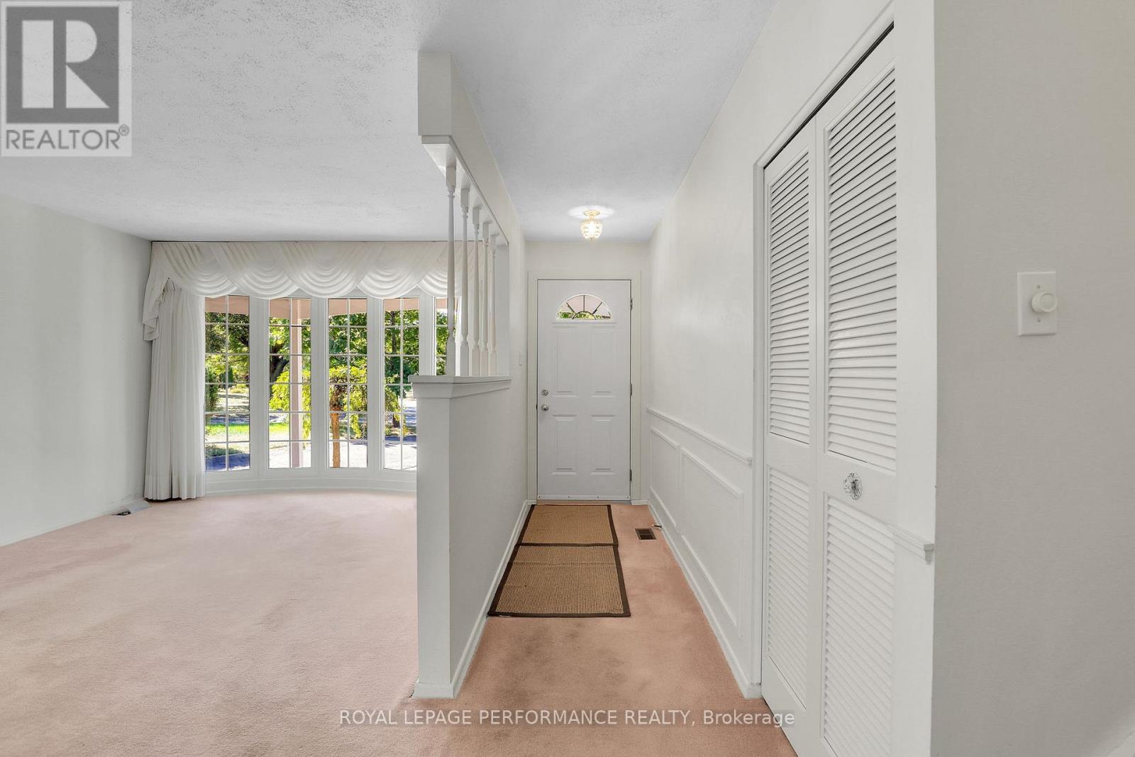 2337 Samuel Drive, Ottawa, Ontario  K1G 3C3 - Photo 4 - X12421611