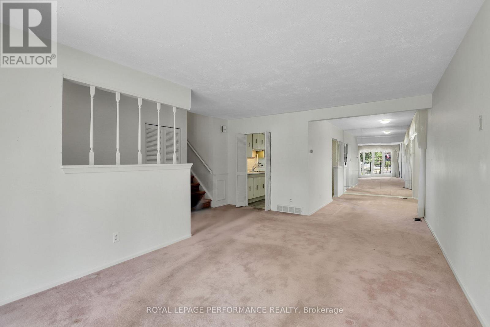 2337 Samuel Drive, Ottawa, Ontario  K1G 3C3 - Photo 8 - X12421611