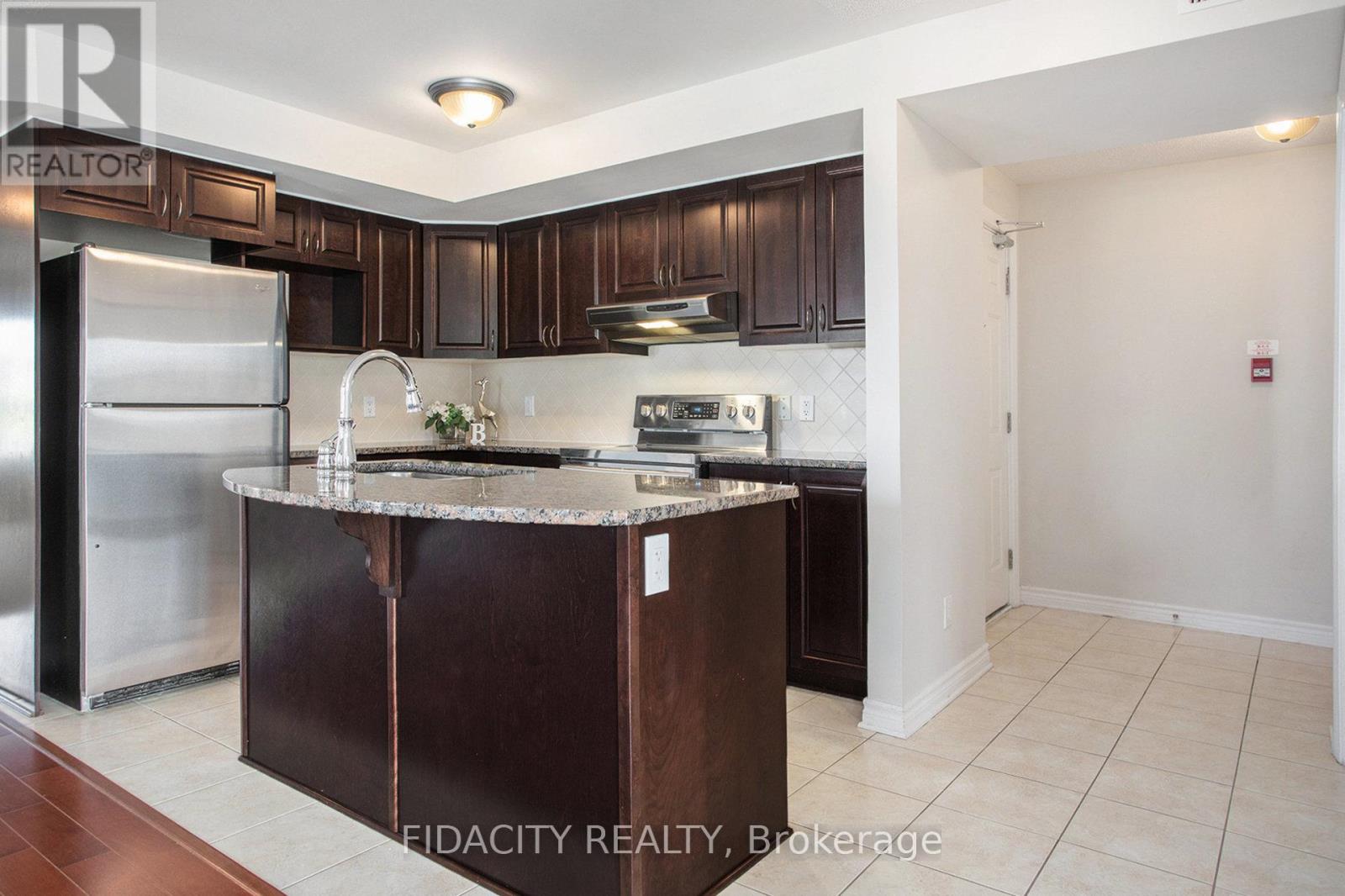 4 - 215 Bluestone Private, Ottawa, Ontario  K4A 0X7 - Photo 11 - X12421612