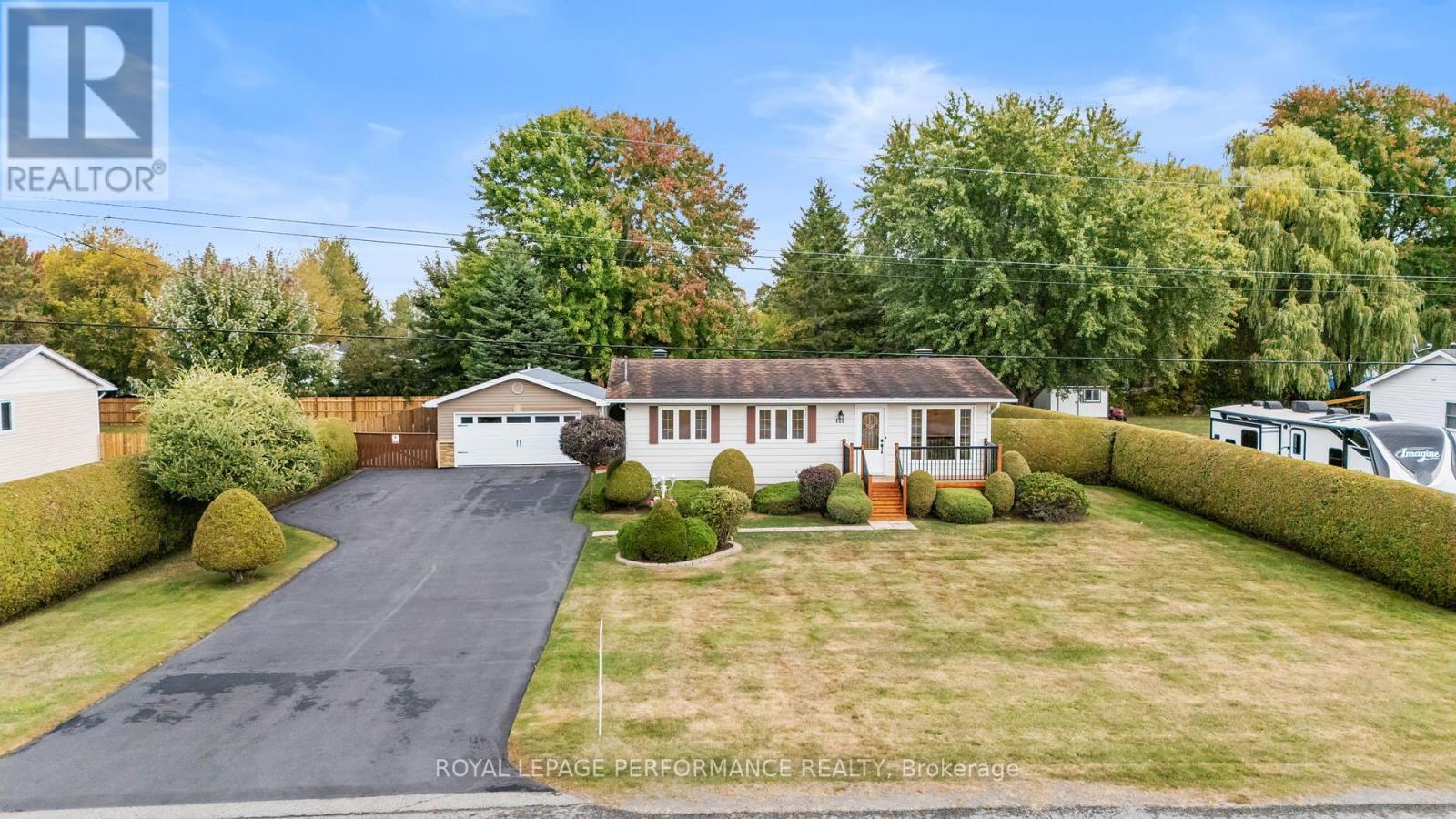122 Maple Grove Street, Russell, Ontario  K0A 1W0 - Photo 4 - X12421629