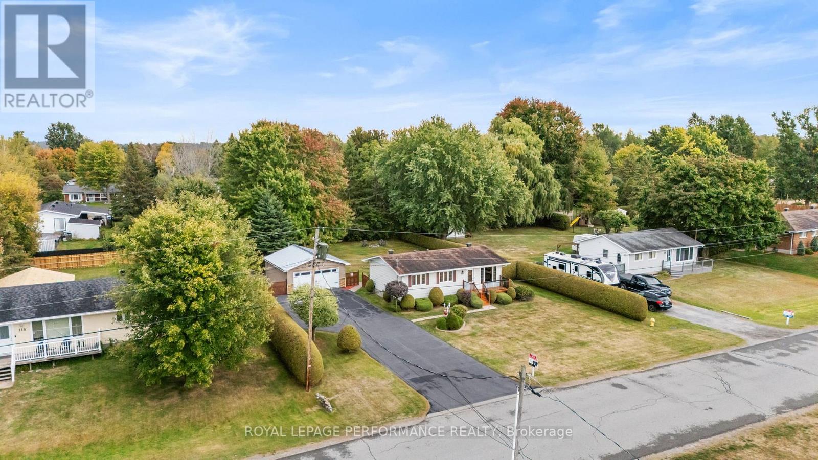 122 Maple Grove Street, Russell, Ontario  K0A 1W0 - Photo 5 - X12421629