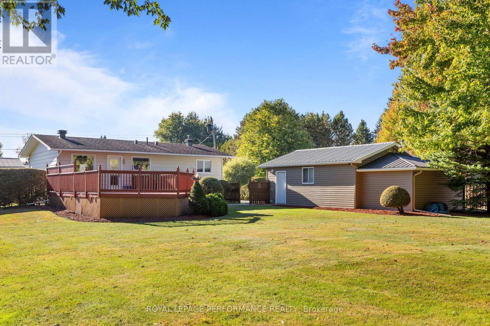 122 Maple Grove Street, Russell, Ontario  K0A 1W0 - Photo 8 - X12421629