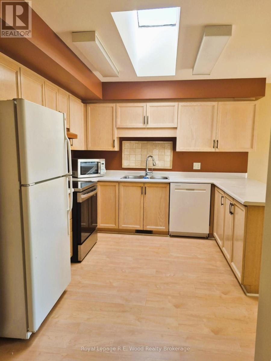 58 Hawkins Crescent, Tillsonburg, Ontario  N4G 5K7 - Photo 6 - X12421609