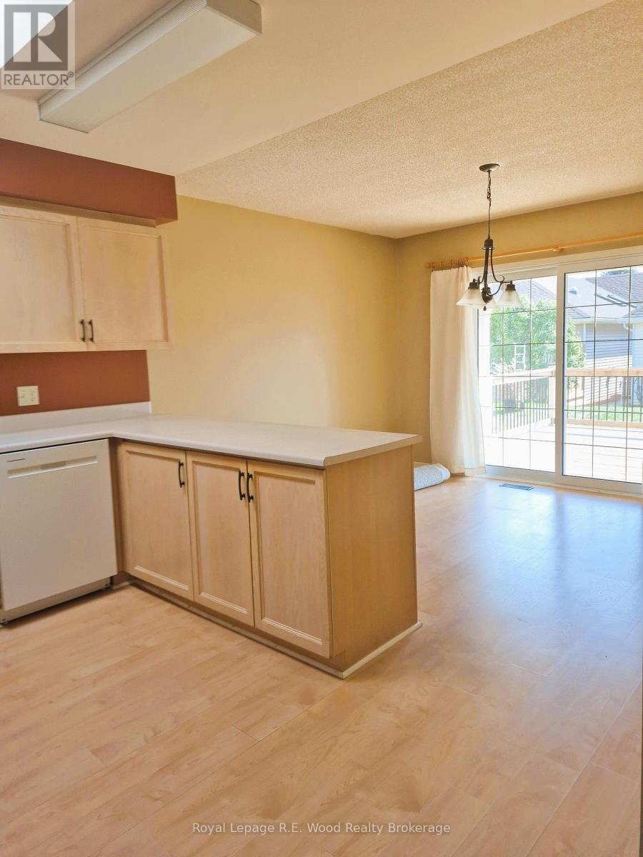 58 Hawkins Crescent, Tillsonburg, Ontario  N4G 5K7 - Photo 8 - X12421609