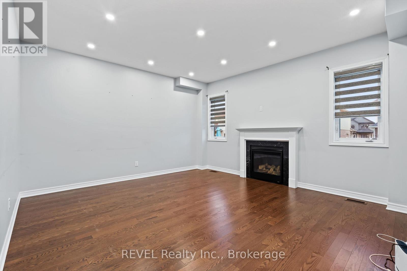 32 Sparkle Drive, Thorold, Ontario  L2V 0H2 - Photo 14 - X12421556