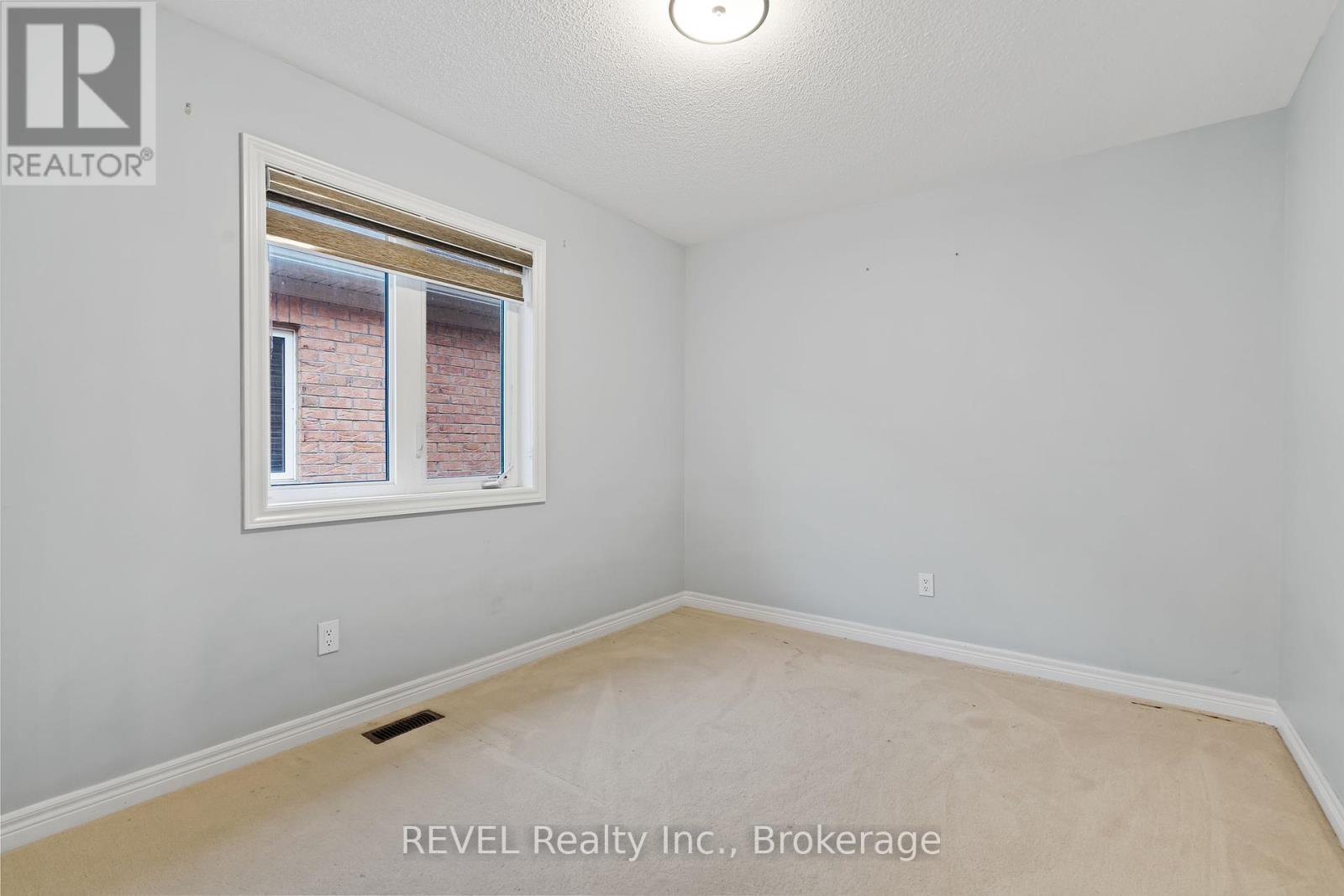 32 Sparkle Drive, Thorold, Ontario  L2V 0H2 - Photo 18 - X12421556