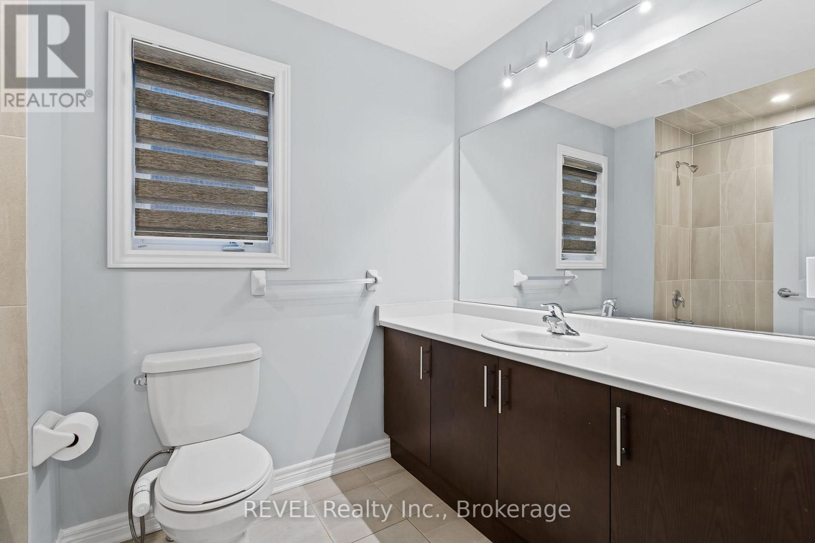 32 Sparkle Drive, Thorold, Ontario  L2V 0H2 - Photo 24 - X12421556